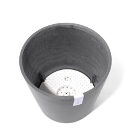 Mintro Venice 2 20 Grau Round grey plant pot with a perforated bottom for drainage.